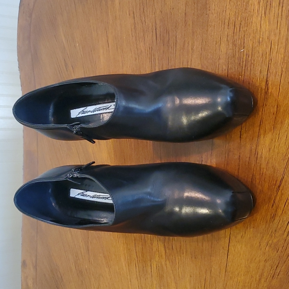 Brian Atwood bootie heel - Picture 2 of 8
